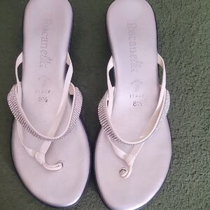 Flip Flops With Crystals Sixe 8 1/2